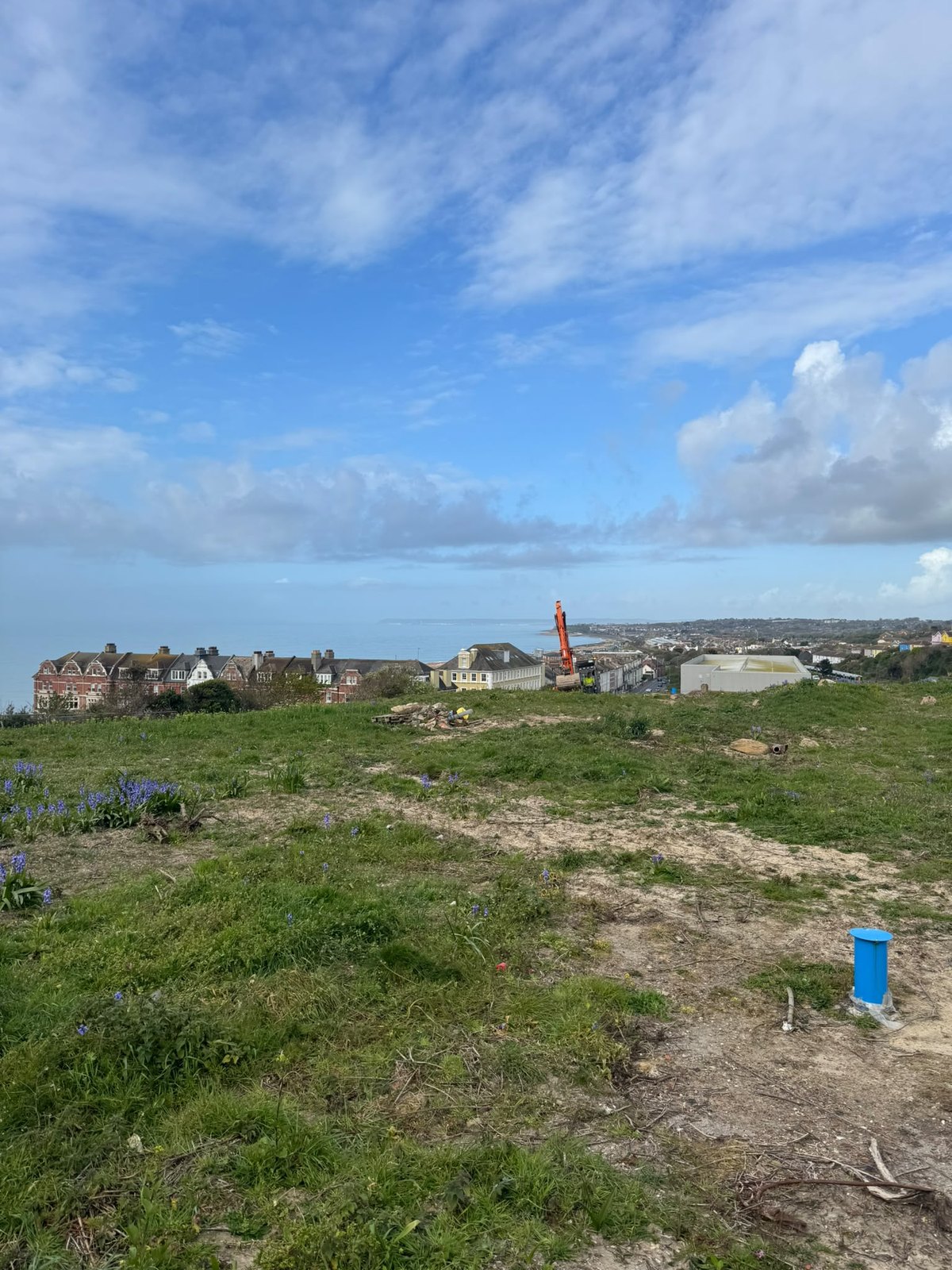 West Hill Road, photo 2